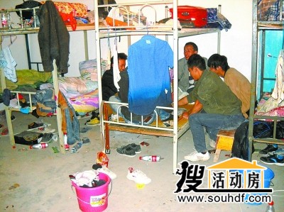 冬季活動(dòng)房室內應保暖