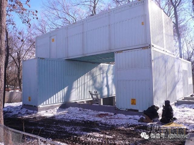 她用5個(gè)集裝箱，建起一棟絕美房屋！